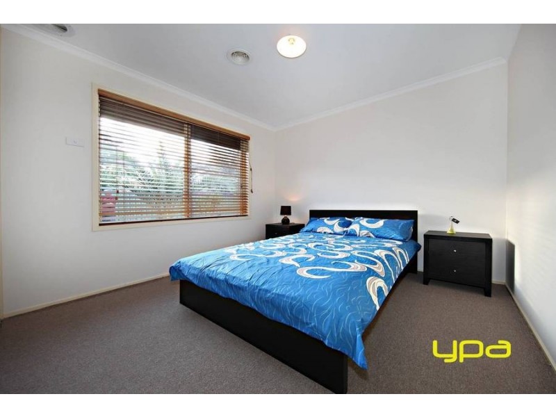 24 Kellys Avenue, Burnside VIC 3023