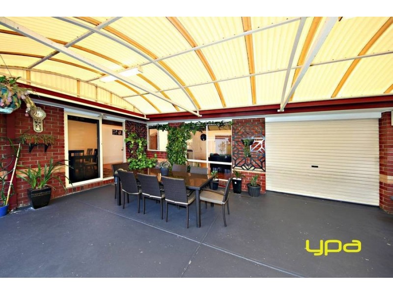 24 Kellys Avenue, Burnside VIC 3023