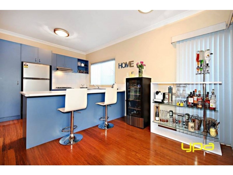 8 Great Barr Crescent, Caroline Springs VIC 3023