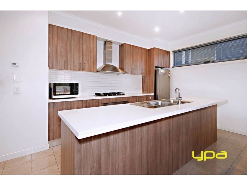 3 Elgar Lane, Caroline Springs VIC 3023