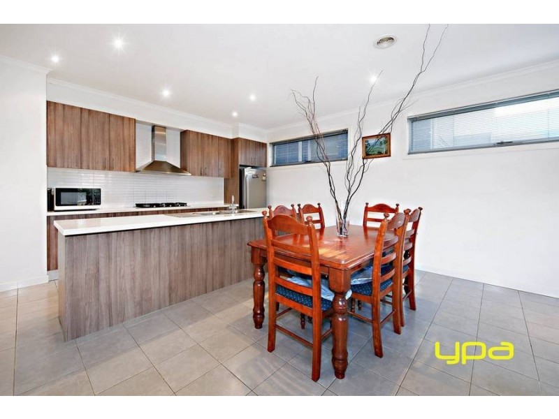 3 Elgar Lane, Caroline Springs VIC 3023