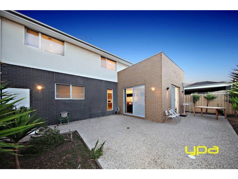 3 Elgar Lane, Caroline Springs VIC 3023