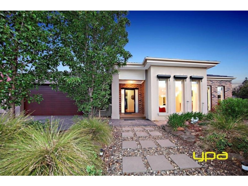 17 Lindley Avenue, Caroline Springs VIC 3023