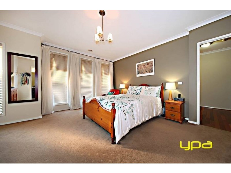 17 Lindley Avenue, Caroline Springs VIC 3023