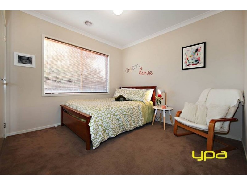 17 Lindley Avenue, Caroline Springs VIC 3023