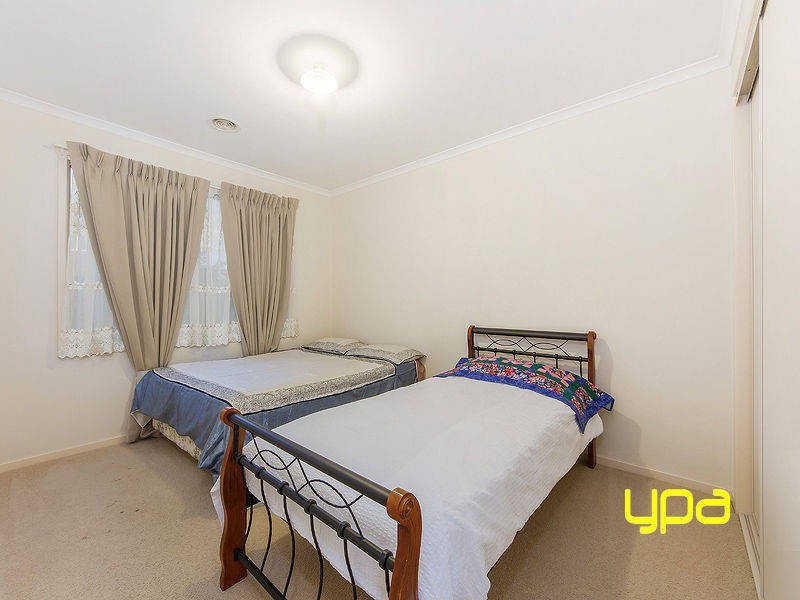 10 Daylesford Terrace, Caroline Springs VIC 3023