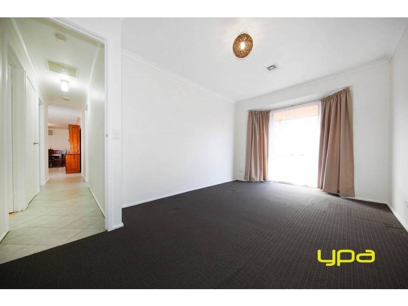 19 Stewart Crescent, Rockbank VIC 3335