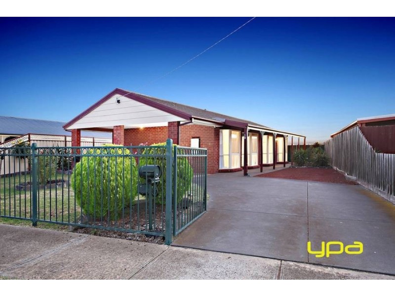 19 Stewart Crescent, Rockbank VIC 3335