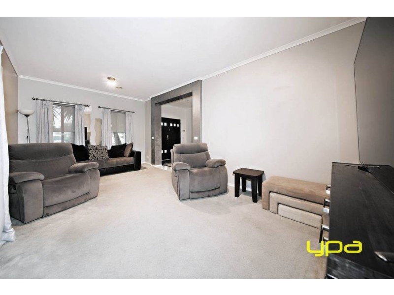 10 Mockridge Avenue, Burnside VIC 3023