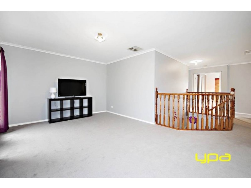 10 Mockridge Avenue, Burnside VIC 3023