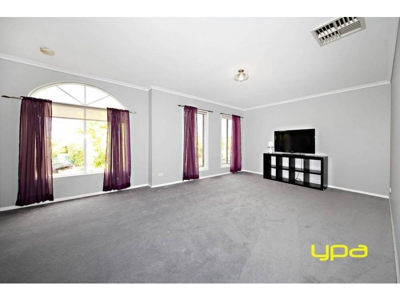 10 Mockridge Avenue, Burnside VIC 3023