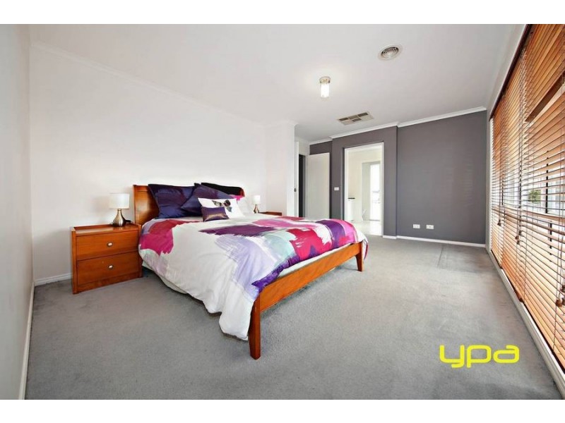 10 Mockridge Avenue, Burnside VIC 3023