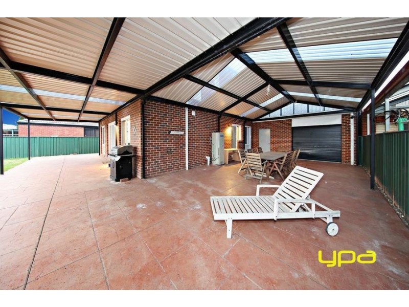 10 Mockridge Avenue, Burnside VIC 3023