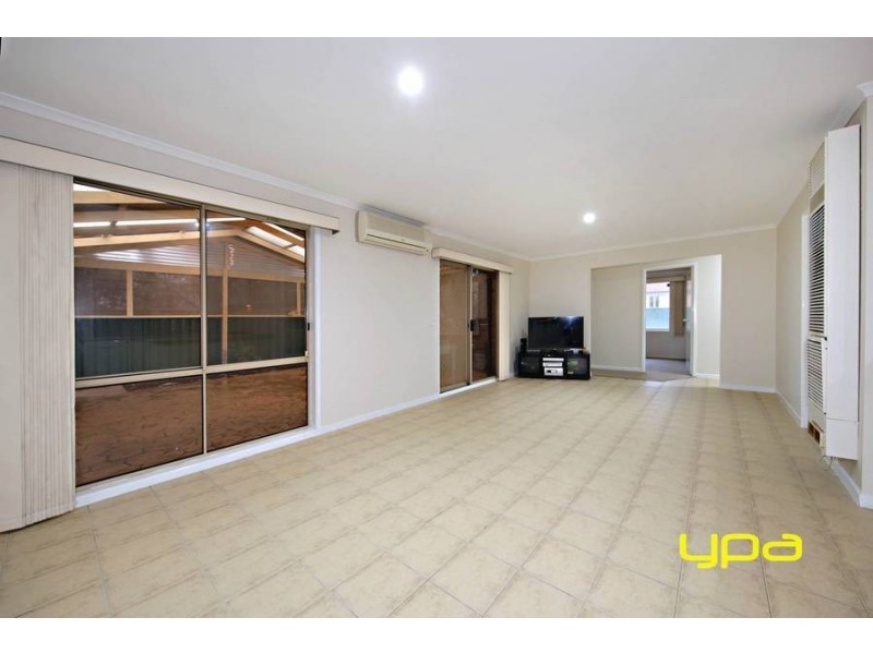 10 Kelly Avenue, Burnside VIC 3023