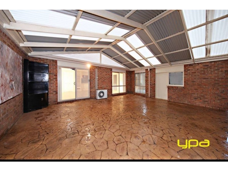 10 Kelly Avenue, Burnside VIC 3023