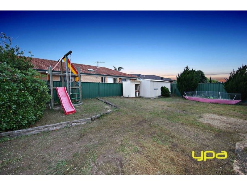 10 Kelly Avenue, Burnside VIC 3023