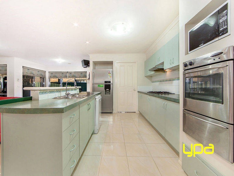 28 Mockridge Avenue, Burnside VIC 3023