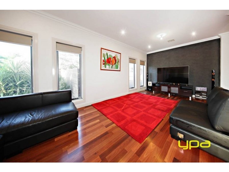 24 Clementson Drive, Caroline Springs VIC 3023