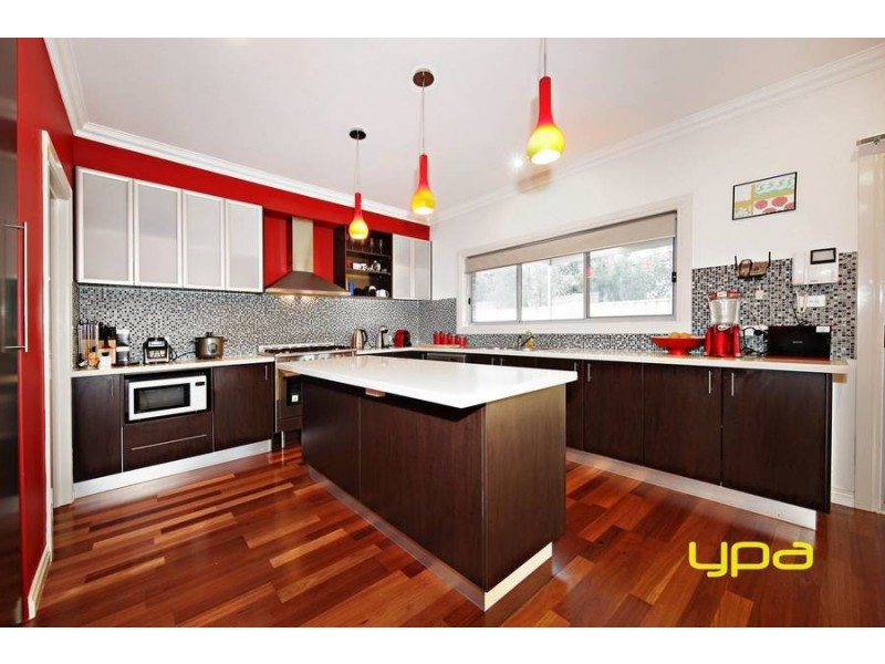 24 Clementson Drive, Caroline Springs VIC 3023