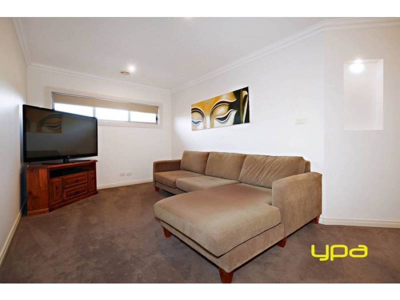 24 Clementson Drive, Caroline Springs VIC 3023