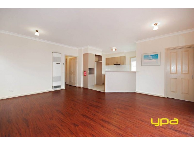 94 Oakview Parade, Caroline Springs VIC 3023