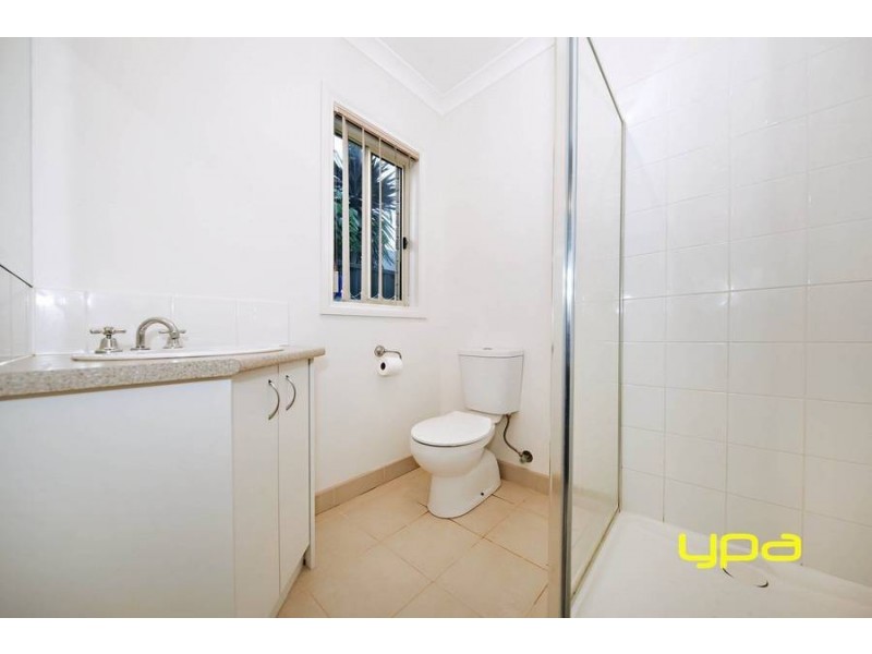 3 French Crescent, Caroline Springs VIC 3023