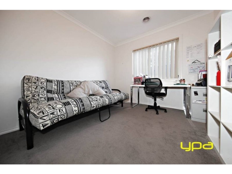 3 French Crescent, Caroline Springs VIC 3023