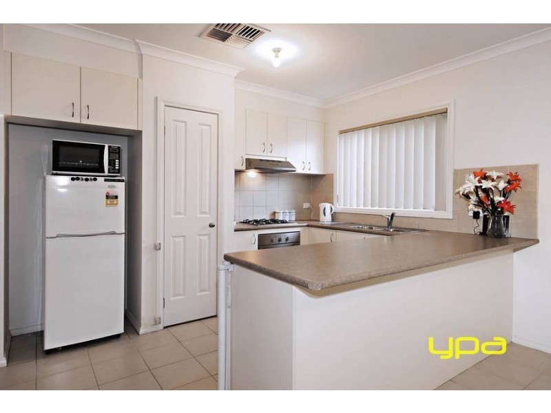 3 French Crescent, Caroline Springs VIC 3023