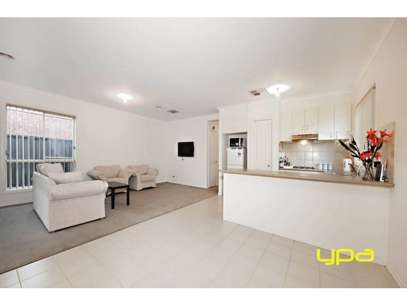 3 French Crescent, Caroline Springs VIC 3023