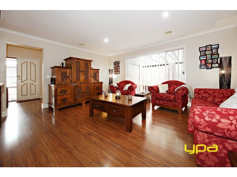 8 Tonelli Place, Burnside VIC 3023