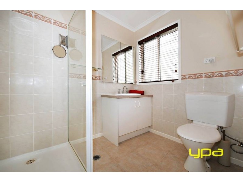 8 Tonelli Place, Burnside VIC 3023