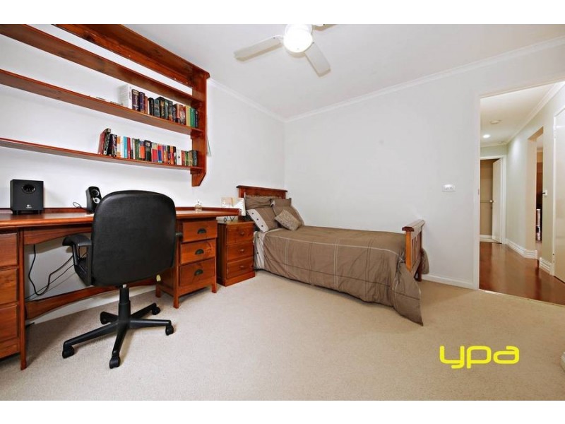 8 Tonelli Place, Burnside VIC 3023