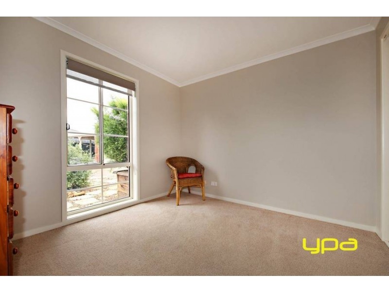 8 Tonelli Place, Burnside VIC 3023