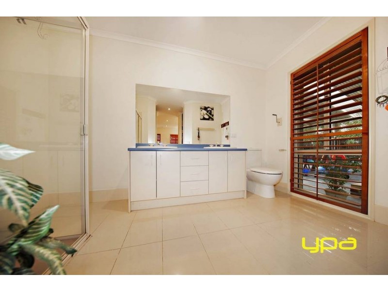 31 Goulburn Circuit, Caroline Springs VIC 3023