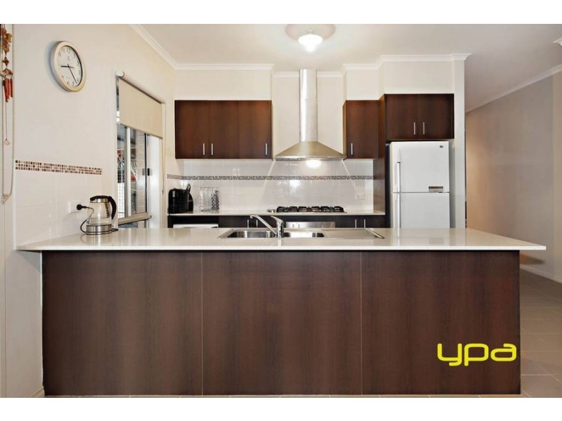 5 Carisbrook Street, Caroline Springs VIC 3023