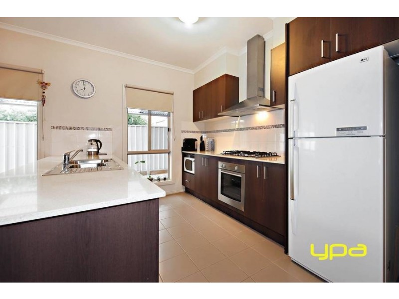 5 Carisbrook Street, Caroline Springs VIC 3023