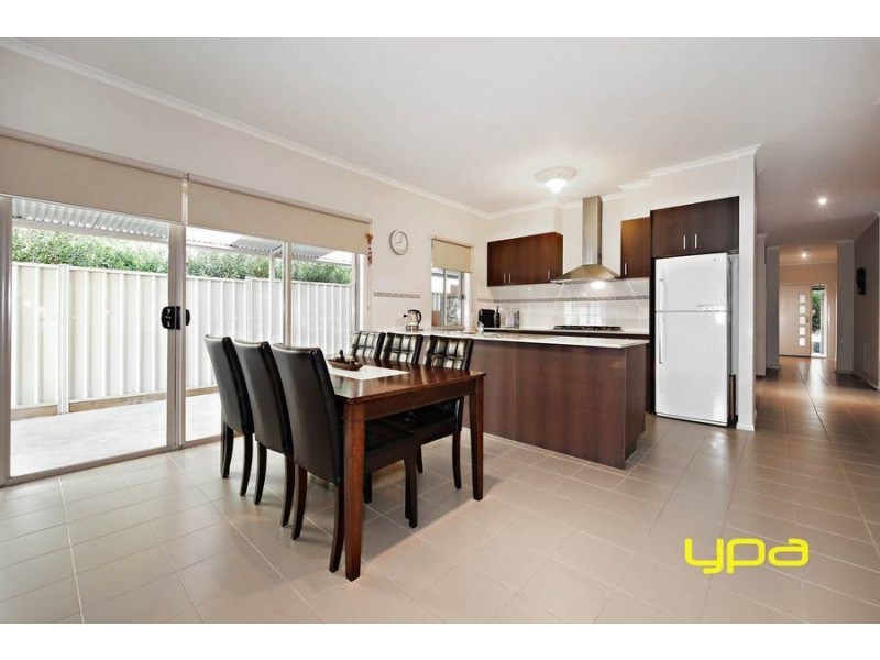 5 Carisbrook Street, Caroline Springs VIC 3023