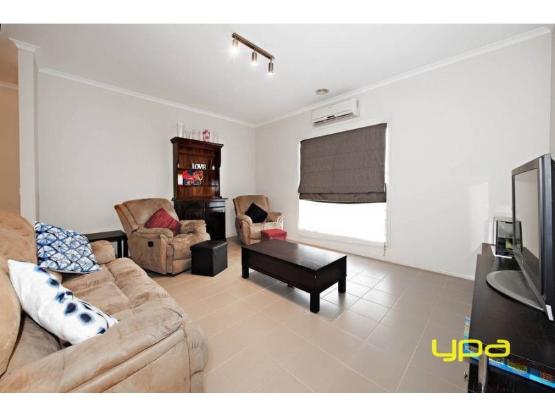 5 Carisbrook Street, Caroline Springs VIC 3023