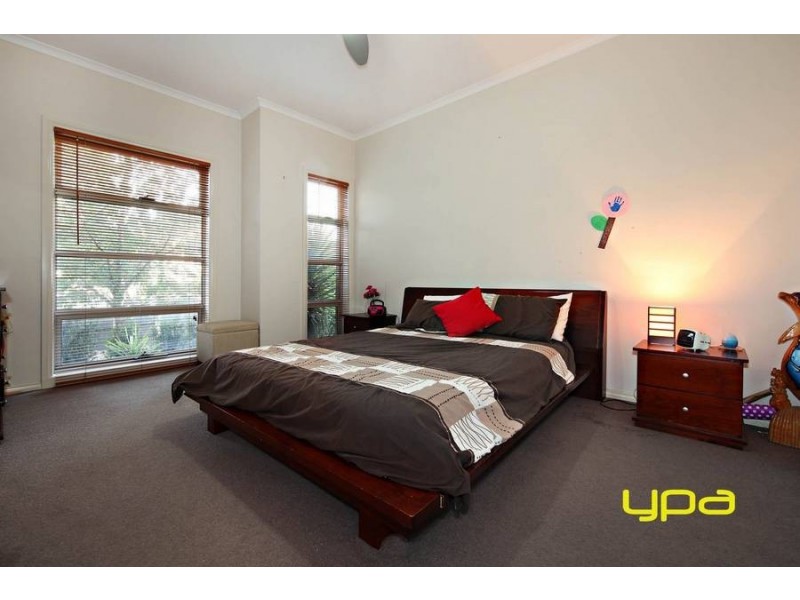 5 Carisbrook Street, Caroline Springs VIC 3023