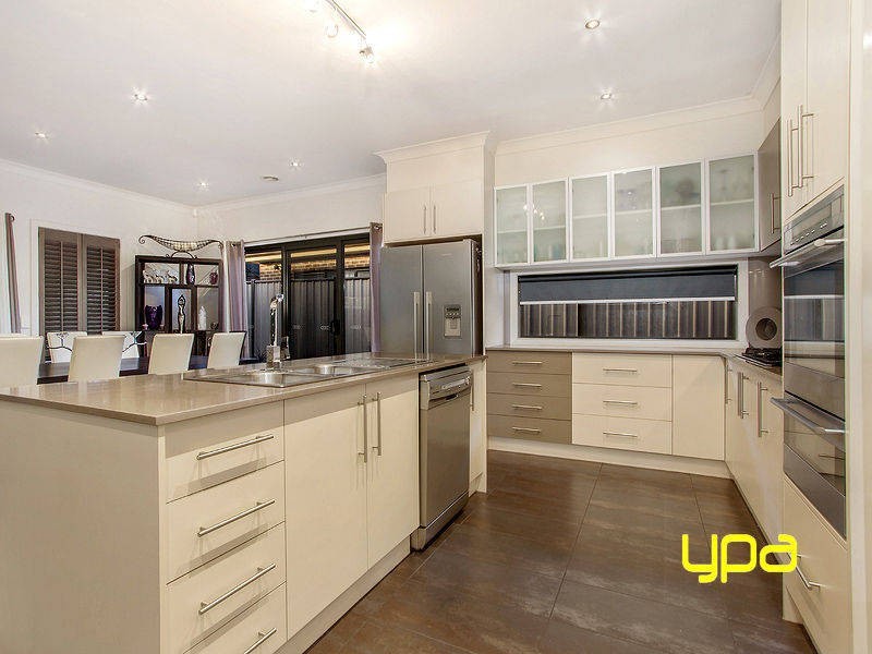 18 Lyons Avenue, Burnside Heights VIC 3023