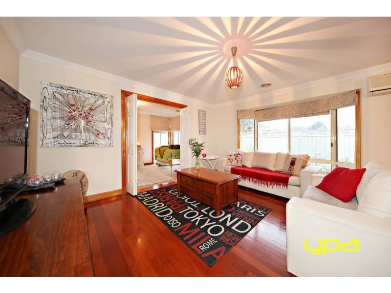 4 Wavertree Avenue, Caroline Springs VIC 3023