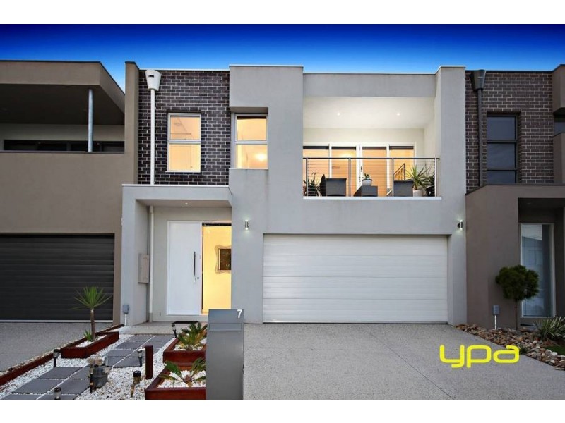 7 Tatterson Way, Caroline Springs VIC 3023