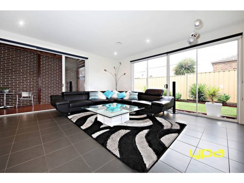 7 Tatterson Way, Caroline Springs VIC 3023