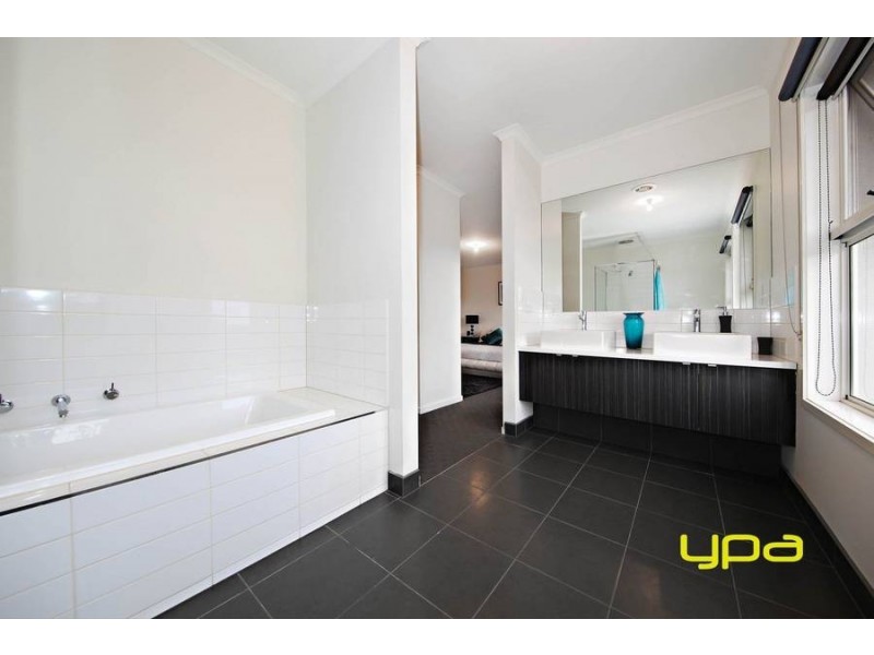 7 Tatterson Way, Caroline Springs VIC 3023