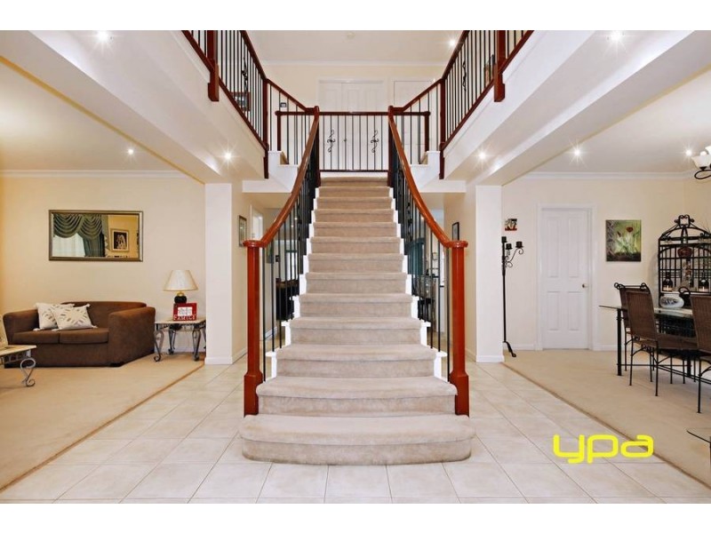 11 Carinya Boulevard, Burnside VIC 3023