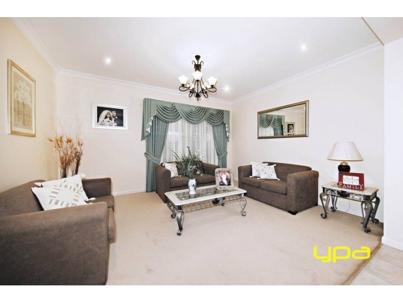 11 Carinya Boulevard, Burnside VIC 3023