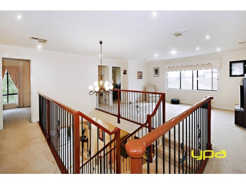 11 Carinya Boulevard, Burnside VIC 3023