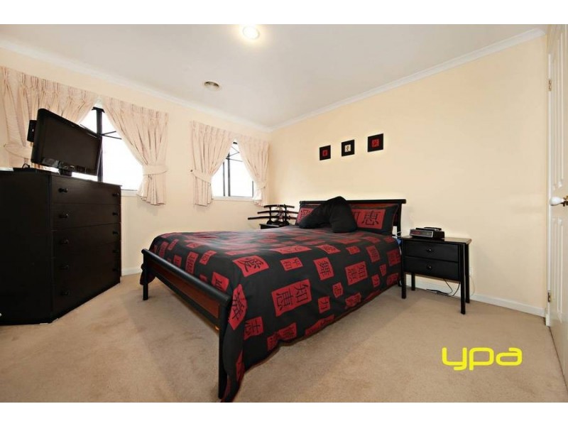 11 Carinya Boulevard, Burnside VIC 3023