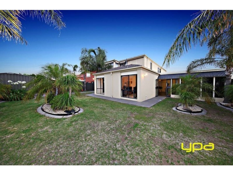 11 Carinya Boulevard, Burnside VIC 3023