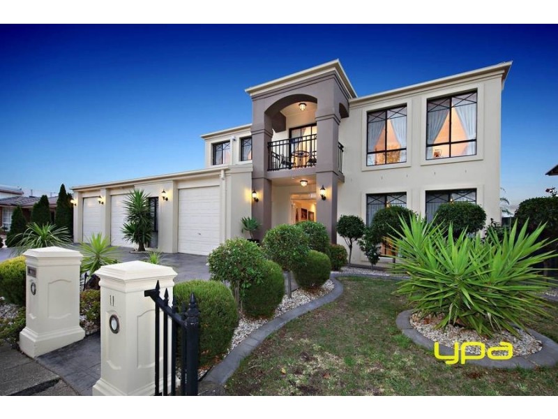 11 Carinya Boulevard, Burnside VIC 3023